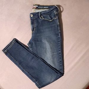 Levi modern skinny jeans